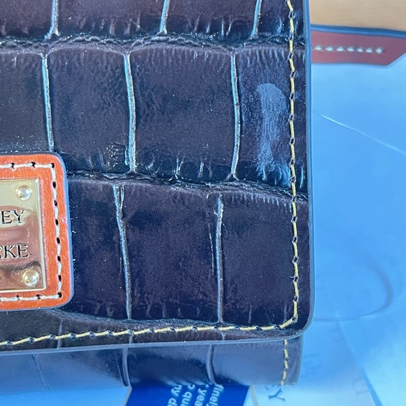 🍓🍓sold🍓🍓Dooney & Bourne Landon Trifold Wallet In Espresso W/Tags, Warranty - Picture 12 of 12